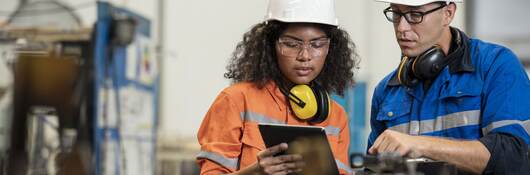 G1397908026-Manufacturing_Process_Engineers-ULcom-HEADER-2400x1600
