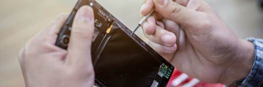 G1263581926-Mobile_phone_repair-ULcom-HEADER-2400x1600