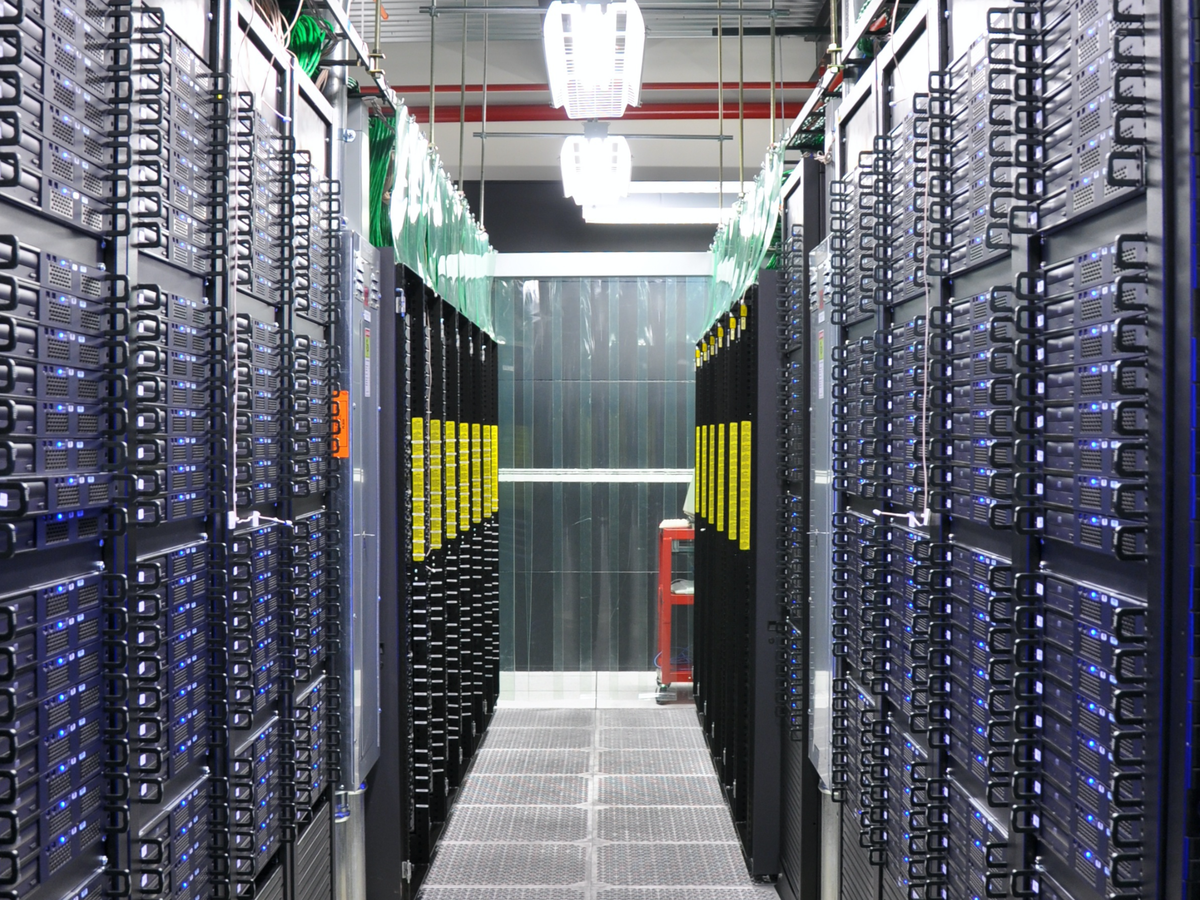 Data%20Center%20New%20Page%20UL.com-ULcom-HEADER-2400x1600